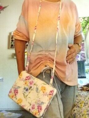 💐FLORAL RFID BLOCKING CROSSBODY WALLET 💐